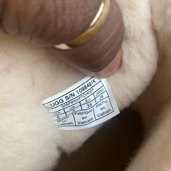 NEW UGG Classic Glitter Pink NEW Size 6 - Picture 8 of 8